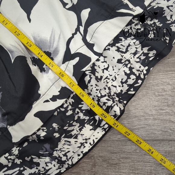 White House Black Market A Line Skirt Size 10 - Picture 4 of 5